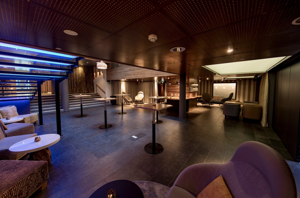 Glo Hotel Kluuvi lounge